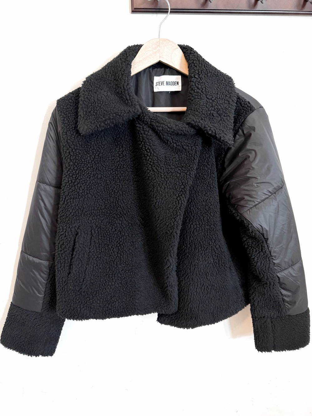 Steve Madden Faux Fur Short Puffer Jacket Black M